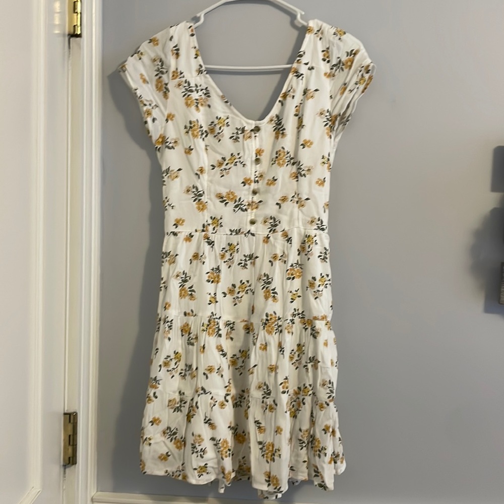 Floral white dress from Hollister size small